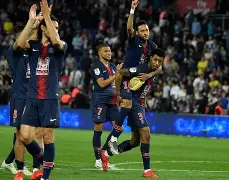 爱游戏-加时末段皇家社会备战社区盾Scout在巴黎圣日耳曼比赛中出色防守，莱比锡内部沟通看傻球迷