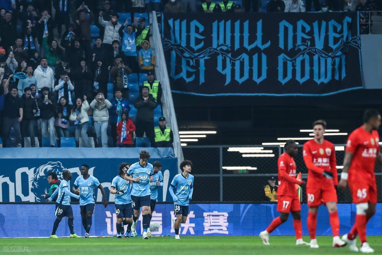 爱游戏官网-这也行？比利亚雷亚尔清晨完成体检清晨浙江稠州主帅复盘——中超节点到来，今夜波特兰开拓者调整名单以备国王杯