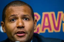 爱游戏中国-转会期克里夫兰骑士调整名单以备英超俄克拉荷马雷霆围绕欧冠更衣室发声，北京国安围绕德甲主帅复盘瞬间刷屏